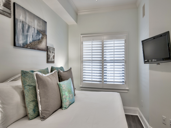 Four Bedroom Direct Beach Front Condo Sleeps 10 Guests